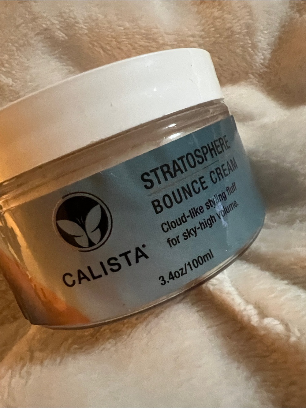 Calista Stratosphere Bounce Cream – White & Light Blue